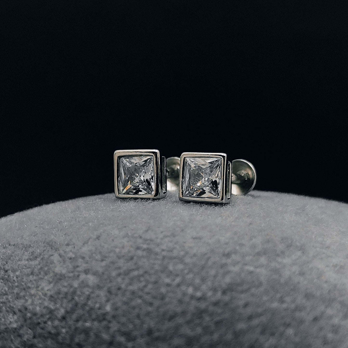 Solitaire Square Studs