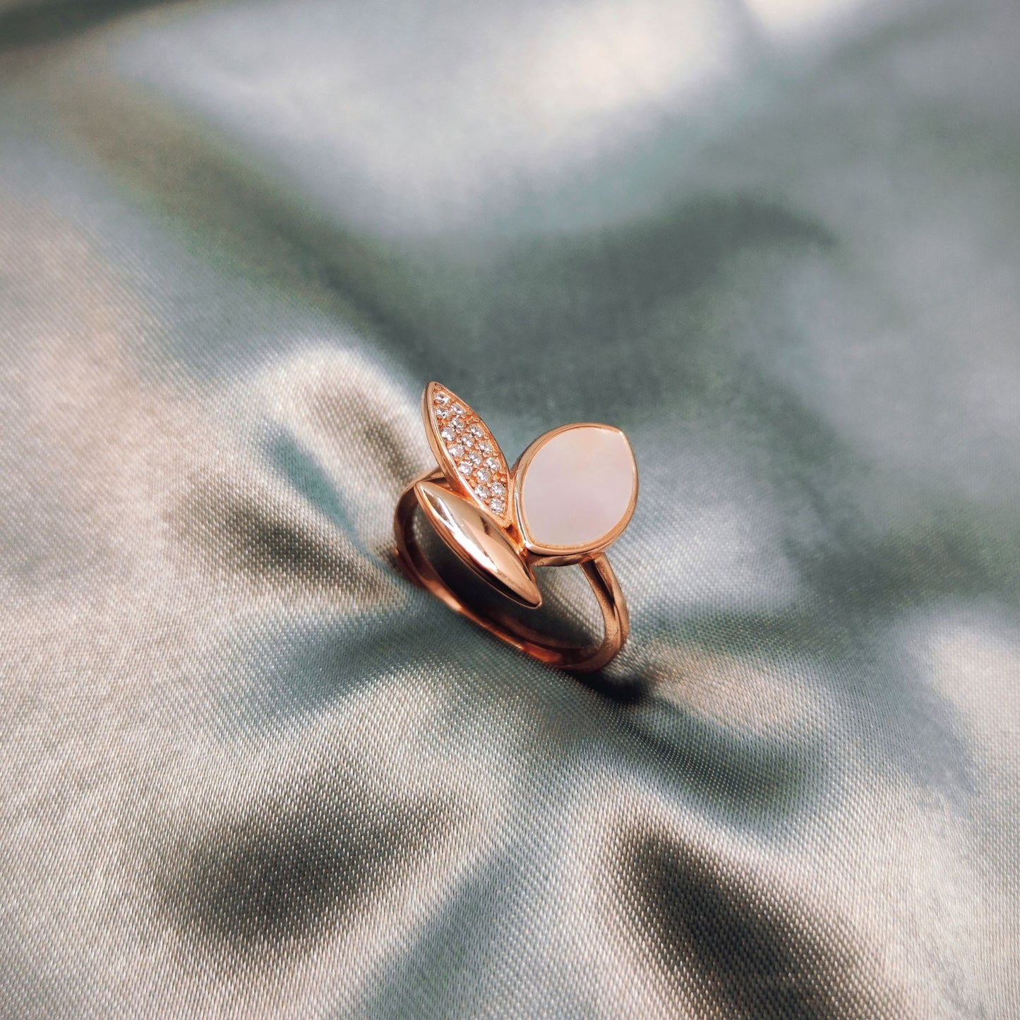 MOP Rosegold Butterfly Ring