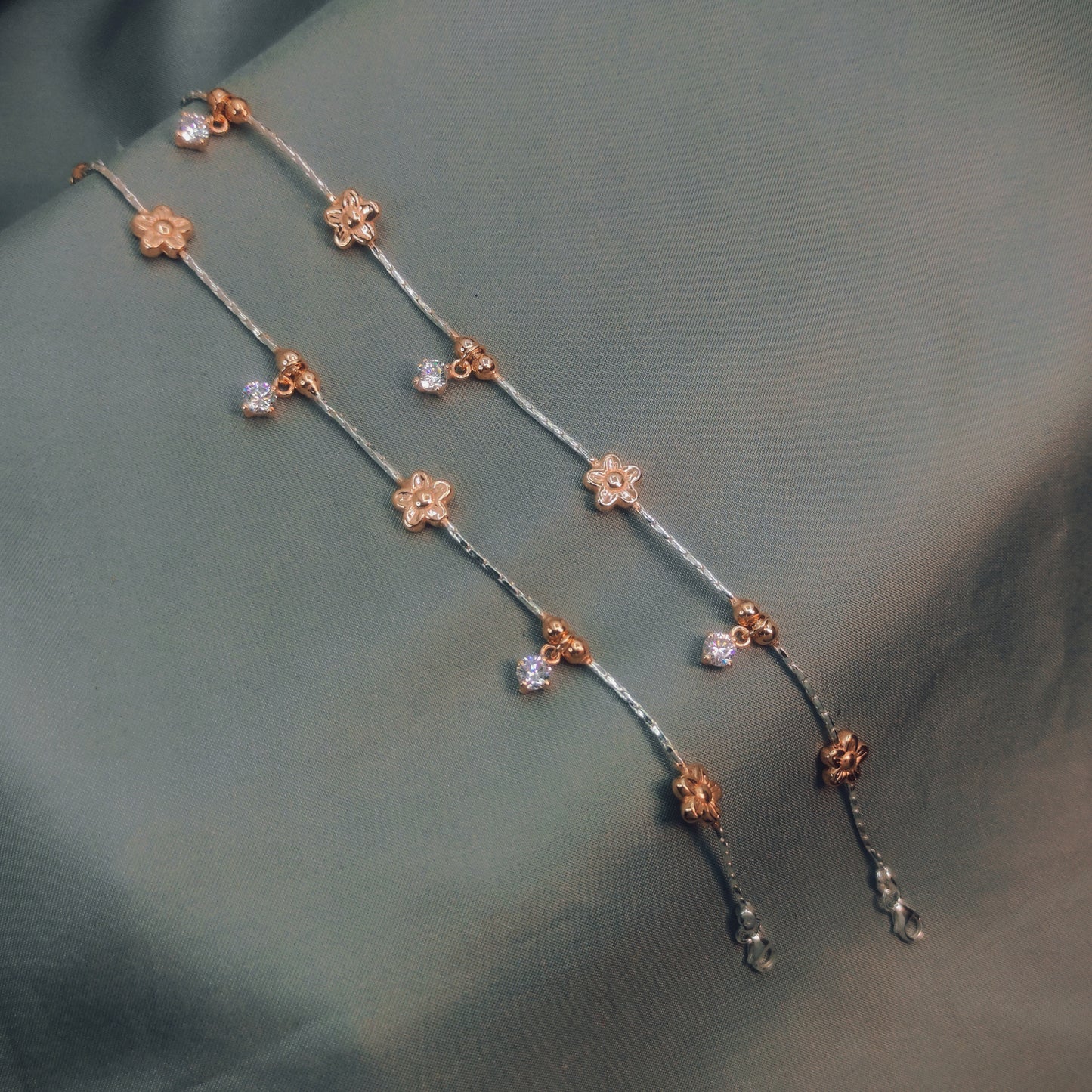 Rosegold Solitaire Flowers
