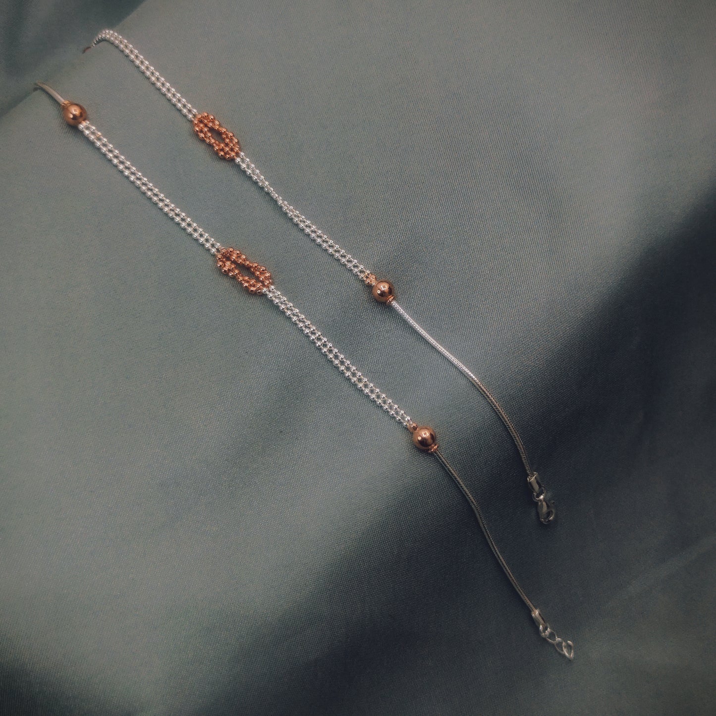 Rosegold Ball Knots