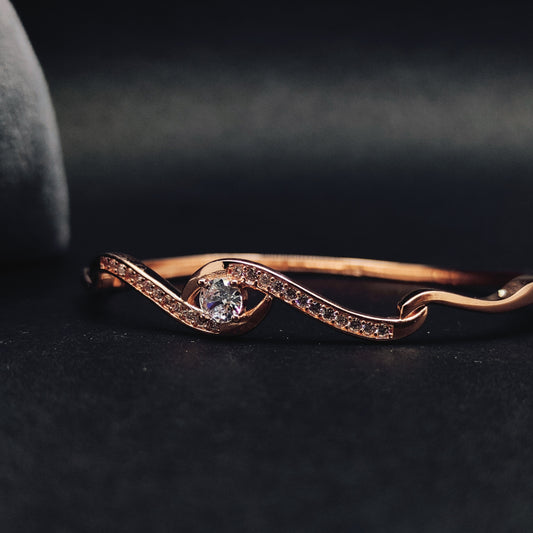 Waved Zircon