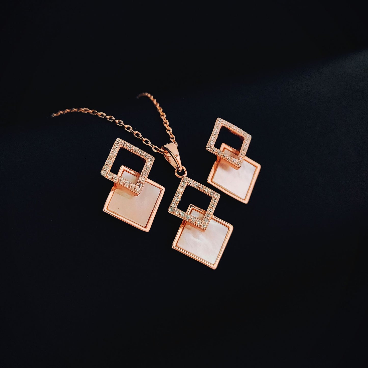 MOP Rosegold Squared Zirconia