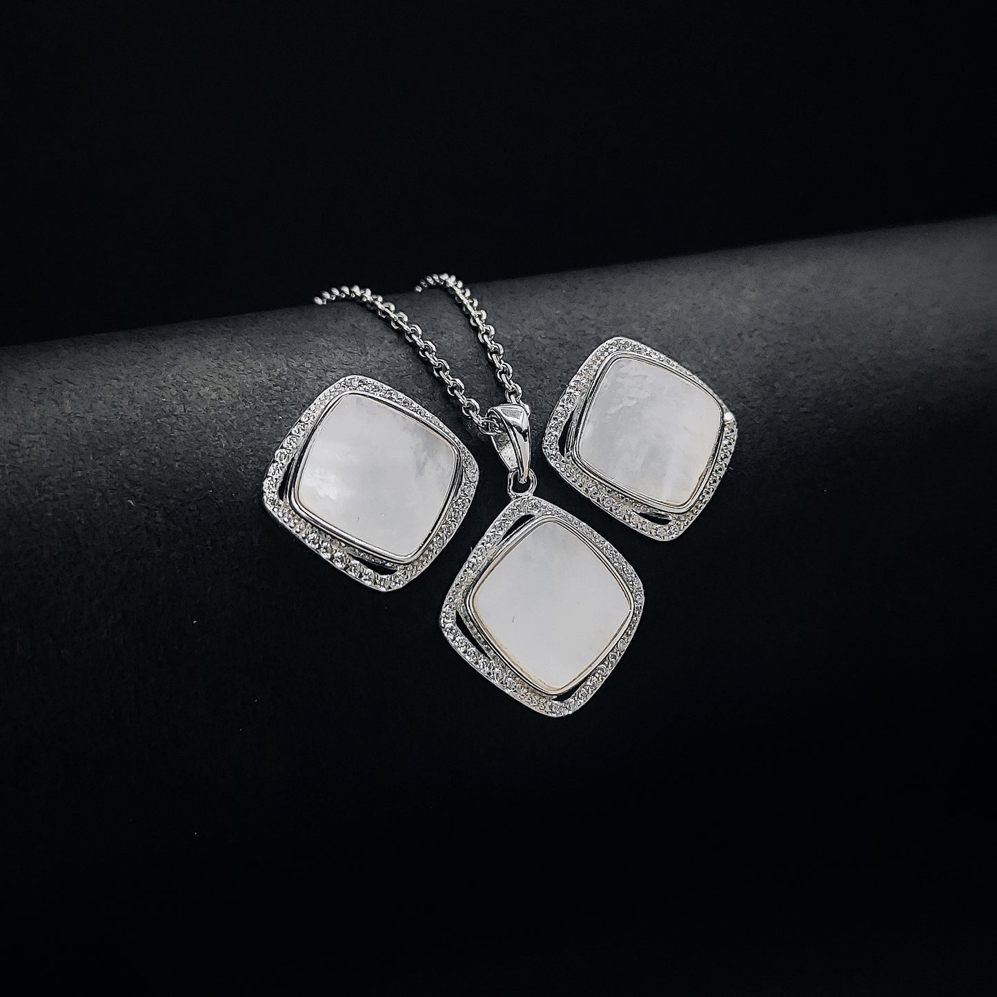 MOP Zirconia Twist