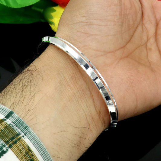 Punjabi V Kada