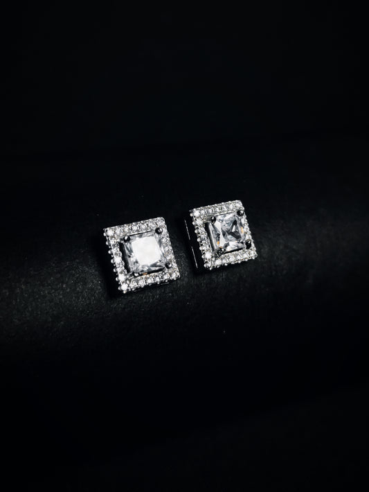 Glittering Square Solitaire