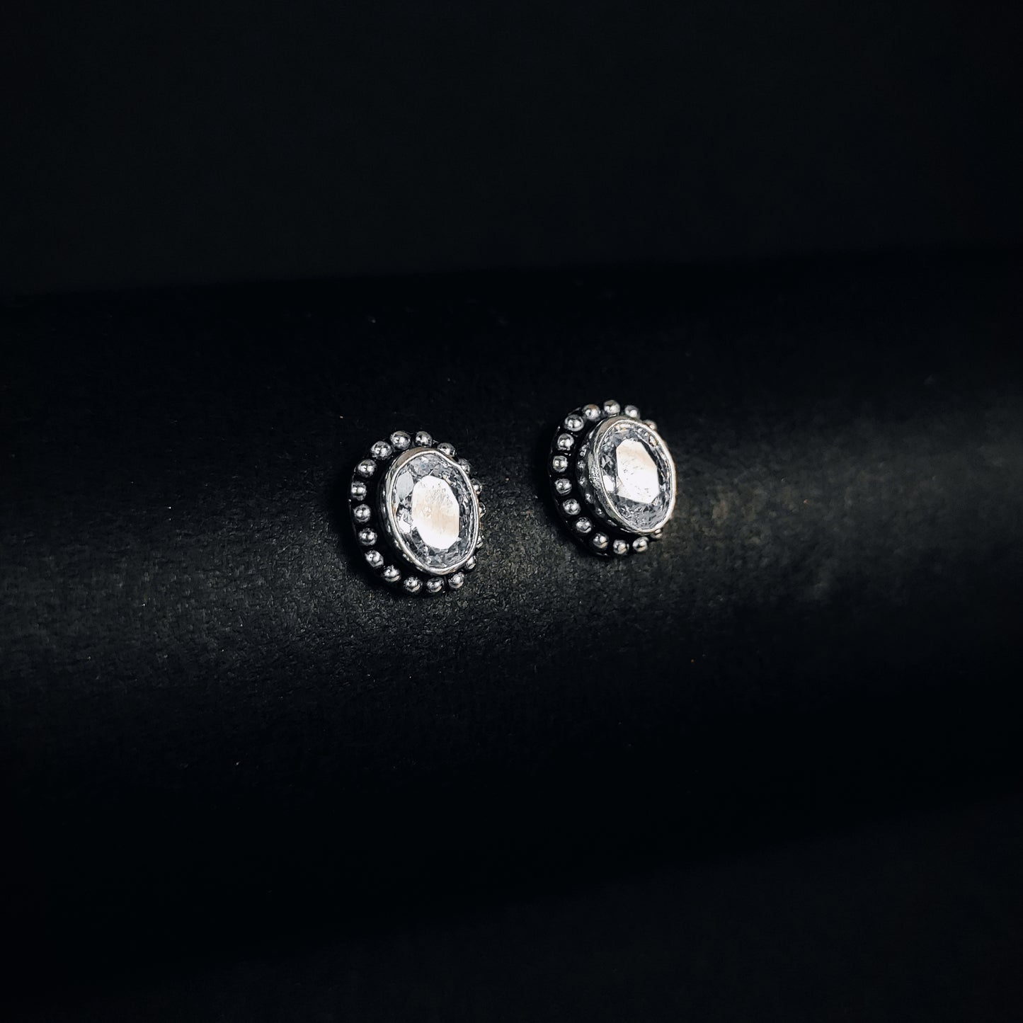 Oxidised Solitaire
